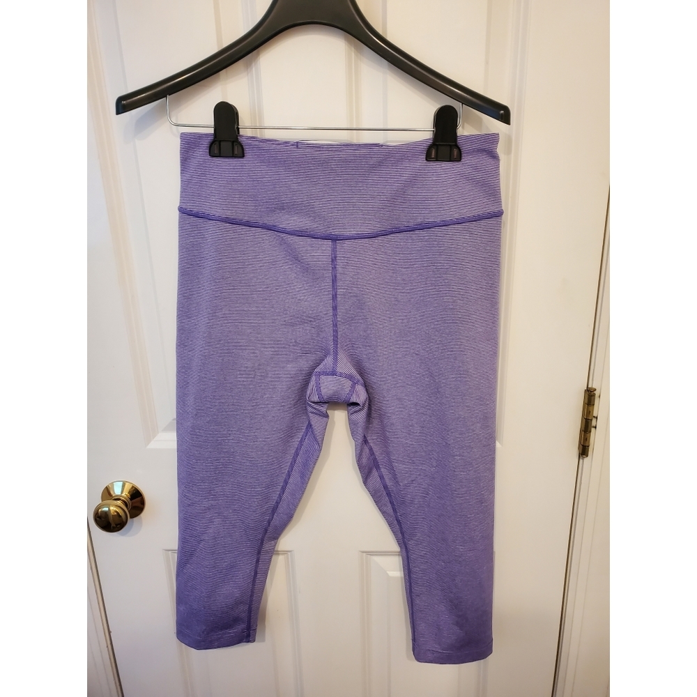 Core 10 Yoga High Waist Capri Leggings